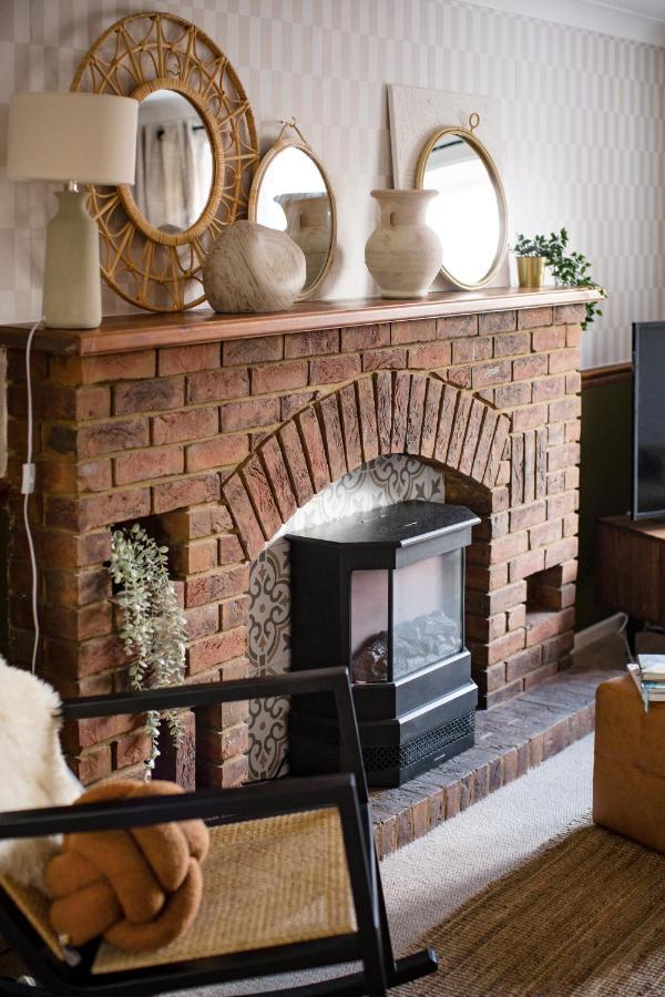 4-Bed Cotswold Getaway With Hot Tub & Gaming Room Churchdown Esterno foto